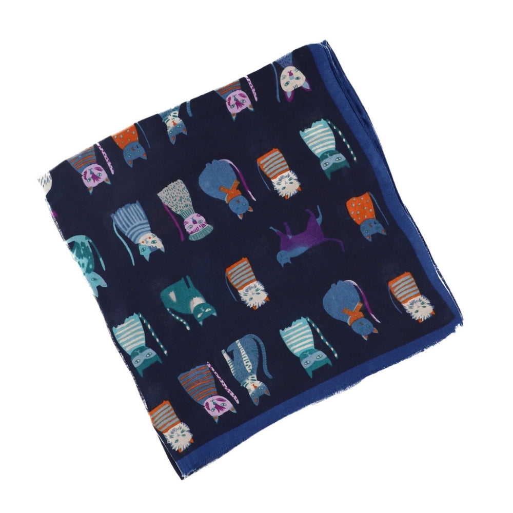 Zachte lange blauwe sjaal met kattenprint – Nikko (6)